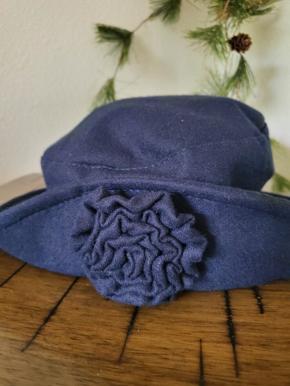 Vintage Arlin Navy Blue Wool Felt Cloche Bucket Hat 3D Flower - Picture 3 of 14